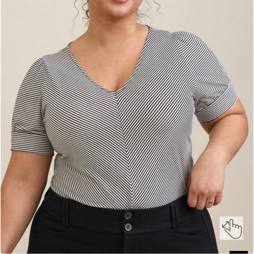 Studio Crepe V-Neck Puff Sleeve Top